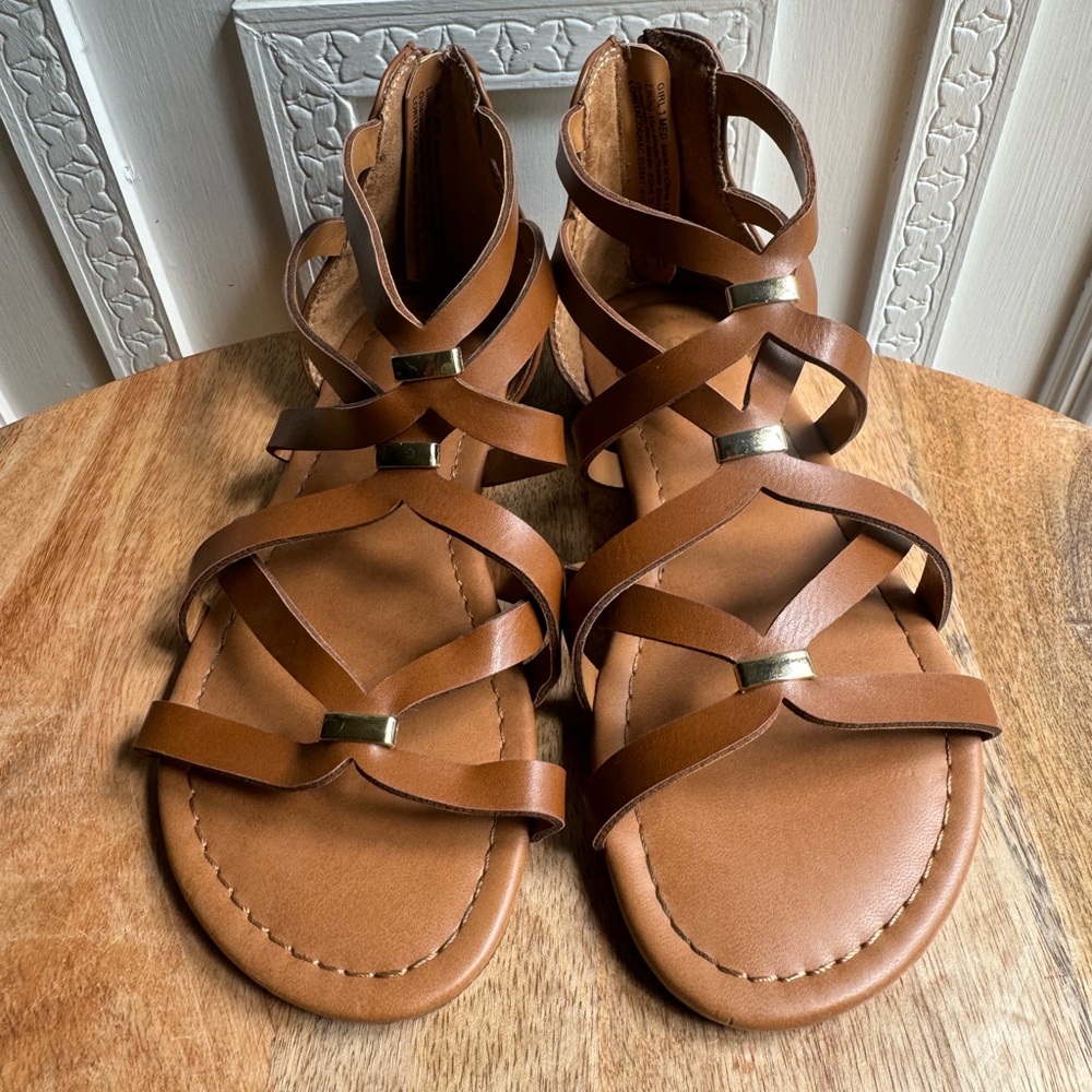 SO brown sandals size 1